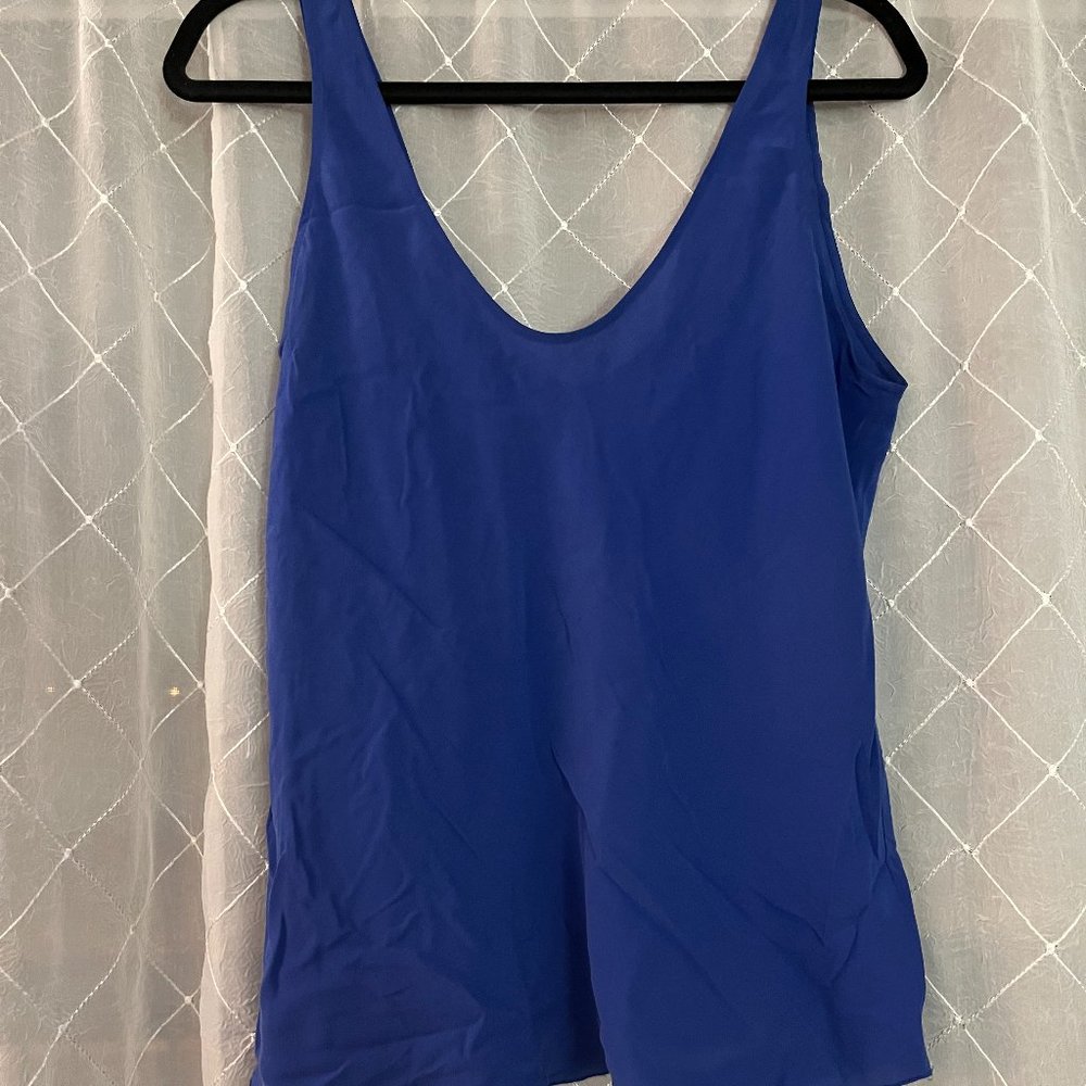 blue aritzia babaton silk tank-top size large